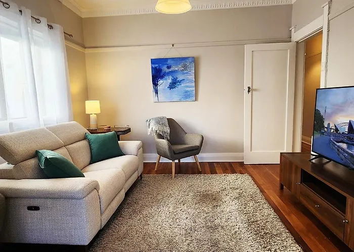 Feel At Home In This Cosy Enmore Escape
