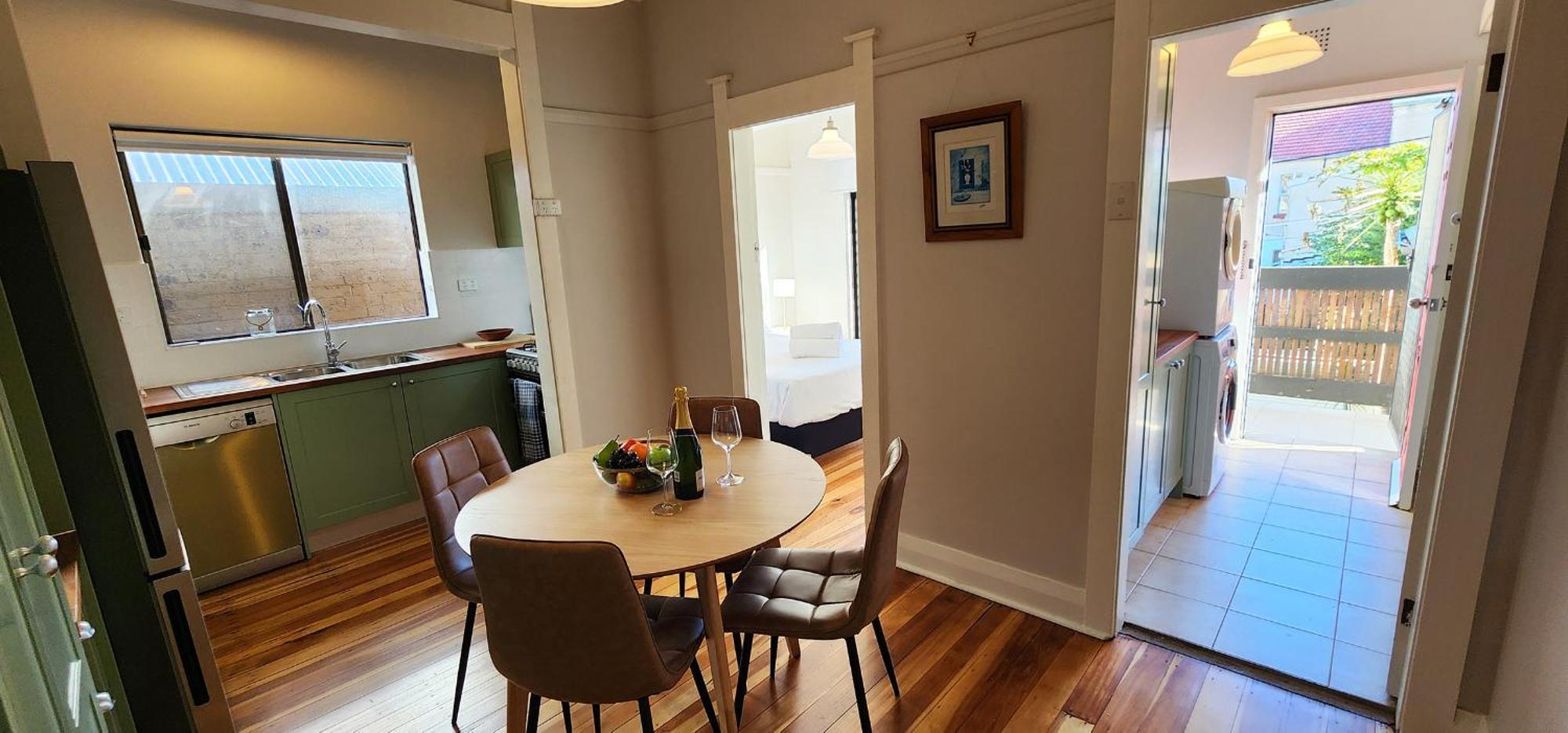 Apartment Feel At In Cosy Enmore Escape *